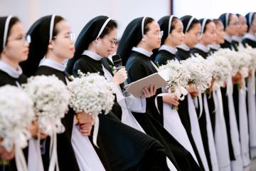 Chùm Hình ảnh số 5: Thánh lễ Tạ ơn, Nghi thức Khấn Dòng và mừng Ngân khánh Khấn Dòng năm 2026 (5)