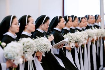 Chùm Hình ảnh số 5: Thánh lễ Tạ ơn, Nghi thức Khấn Dòng và mừng Ngân khánh Khấn Dòng năm 2026 (5)