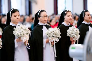 Chùm Hình ảnh số 5: Thánh lễ Tạ ơn, Nghi thức Khấn Dòng và mừng Ngân khánh Khấn Dòng năm 2026 (5)
