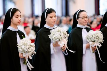Chùm Hình ảnh số 5: Thánh lễ Tạ ơn, Nghi thức Khấn Dòng và mừng Ngân khánh Khấn Dòng năm 2026 (5)