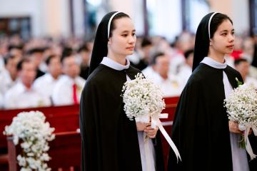 Chùm Hình ảnh số 5: Thánh lễ Tạ ơn, Nghi thức Khấn Dòng và mừng Ngân khánh Khấn Dòng năm 2026 (5)