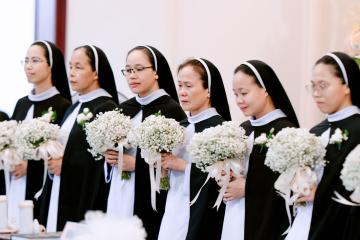 Chùm Hình ảnh số 5: Thánh lễ Tạ ơn, Nghi thức Khấn Dòng và mừng Ngân khánh Khấn Dòng năm 2026 (5)