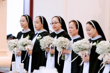 Chùm Hình ảnh số 5: Thánh lễ Tạ ơn, Nghi thức Khấn Dòng và mừng Ngân khánh Khấn Dòng năm 2026 (5)