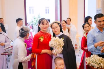 Chùm Hình ảnh số 6: Thánh lễ Tạ ơn, Nghi thức Khấn Dòng và mừng Ngân khánh Khấn Dòng năm 2026 (6)