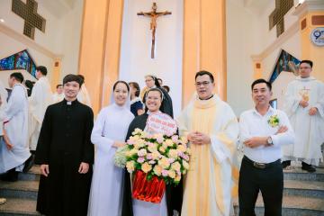 Chùm Hình ảnh số 6: Thánh lễ Tạ ơn, Nghi thức Khấn Dòng và mừng Ngân khánh Khấn Dòng năm 2026 (6)