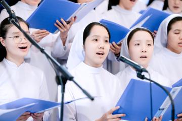 Chùm Hình ảnh số 6: Thánh lễ Tạ ơn, Nghi thức Khấn Dòng và mừng Ngân khánh Khấn Dòng năm 2026 (6)
