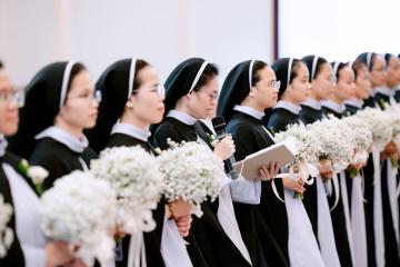 Chùm Hình ảnh số 6: Thánh lễ Tạ ơn, Nghi thức Khấn Dòng và mừng Ngân khánh Khấn Dòng năm 2026 (6)
