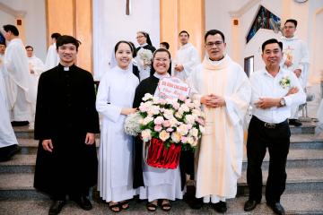 Chùm Hình ảnh số 6: Thánh lễ Tạ ơn, Nghi thức Khấn Dòng và mừng Ngân khánh Khấn Dòng năm 2026 (6)