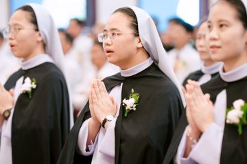 Chùm Hình ảnh số 7: Thánh lễ Tạ ơn, Nghi thức Khấn Dòng và mừng Ngân khánh Khấn Dòng năm 2026 (7)