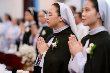 Chùm Hình ảnh số 7: Thánh lễ Tạ ơn, Nghi thức Khấn Dòng và mừng Ngân khánh Khấn Dòng năm 2026 (7)