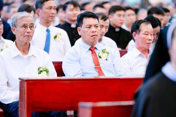 Chùm Hình ảnh số 7: Thánh lễ Tạ ơn, Nghi thức Khấn Dòng và mừng Ngân khánh Khấn Dòng năm 2026 (7)
