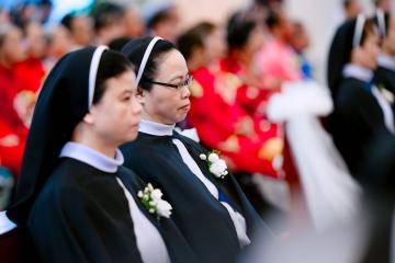 Chùm Hình ảnh số 7: Thánh lễ Tạ ơn, Nghi thức Khấn Dòng và mừng Ngân khánh Khấn Dòng năm 2026 (7)