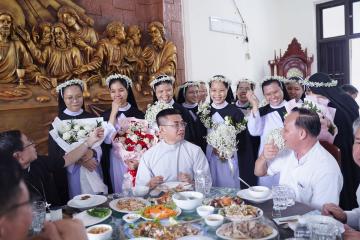 Chùm Hình ảnh số 8: Thánh lễ Tạ ơn, Nghi thức Khấn Dòng và mừng Ngân khánh Khấn Dòng năm 2026 (8)