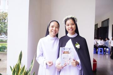 Chùm Hình ảnh số 8: Thánh lễ Tạ ơn, Nghi thức Khấn Dòng và mừng Ngân khánh Khấn Dòng năm 2026 (8)