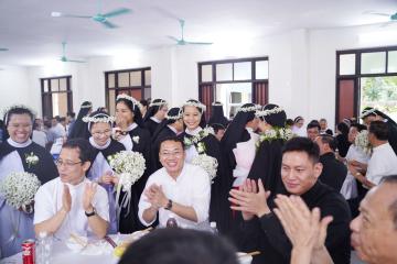 Chùm Hình ảnh số 8: Thánh lễ Tạ ơn, Nghi thức Khấn Dòng và mừng Ngân khánh Khấn Dòng năm 2026 (8)