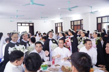 Chùm Hình ảnh số 8: Thánh lễ Tạ ơn, Nghi thức Khấn Dòng và mừng Ngân khánh Khấn Dòng năm 2026 (8)